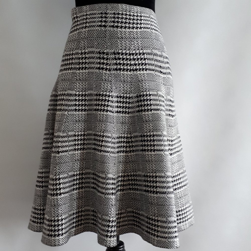 NWOT MAX STUDIO Fit & Flare Houndstooth Knit Skirt - Picture 10 of 16